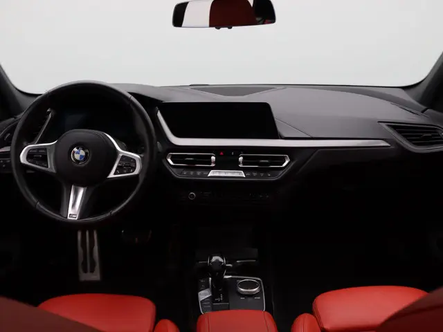 BMW 1 Serie 5-deurs 118i 2021 Benzine 6