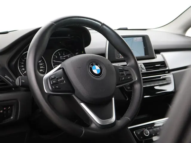 BMW 2 Serie Active Tourer 218i 136 PK AUT. 2016 Benzine 28