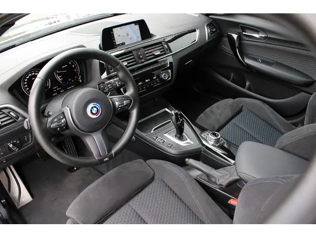 BMW 1 Serie 118i M Sport 2018 Benzine 2