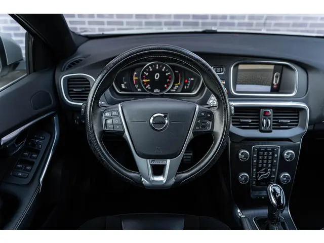 Volvo V40 1.5 T3 Polar+ Sport 2020 Benzine 26