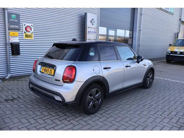 MINI Cooper Mini 1.5 Camden Edition 2023 Benzine 10
