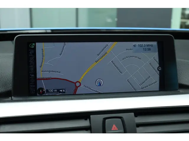 BMW 3 Serie Gran Turismo 320i Executive 2015 Benzine 26