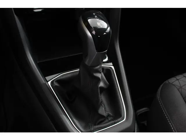 Volkswagen T-Cross 1.0 TSI 110pk DSG Life 2022 Benzine 18