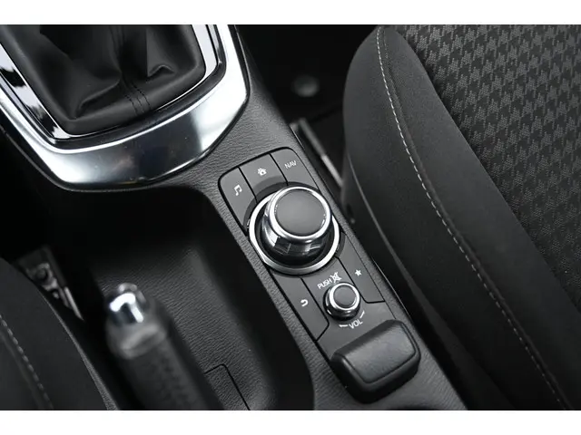 Mazda 2 Skyactiv-G 90 5MT Dynamic+ 2018 Benzine 25