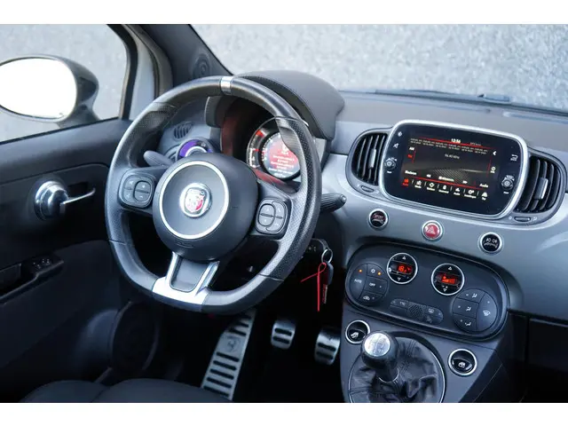 Abarth 595 1.4 T-Jet Abarth 595 Pista 2019 Benzine 24