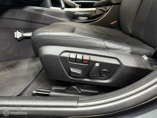 BMW 3 Serie 320i Upgrade Edition 2012 Benzine 12