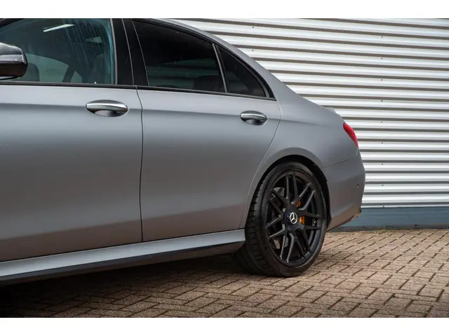 Mercedes-Benz E-Klasse AMG 63 S 4MATIC+ 2017 Benzine 33