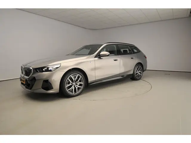 BMW i5 Touring xDrive40 2025 Elektrisch 48