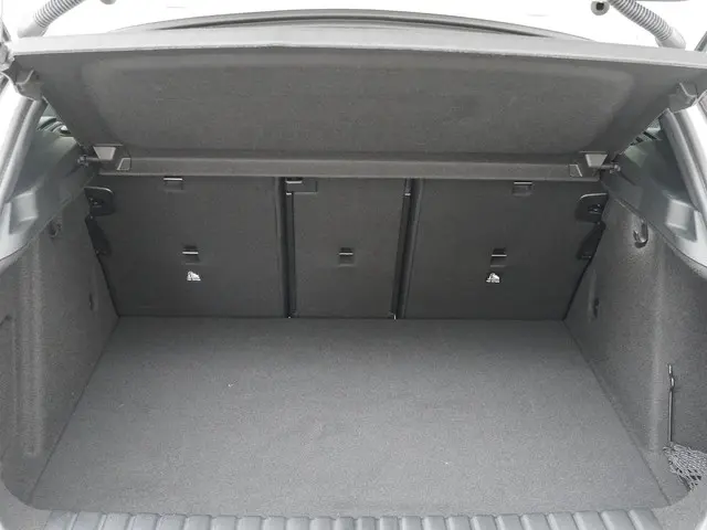 BMW 1 Serie 118i 2024 Benzine 24