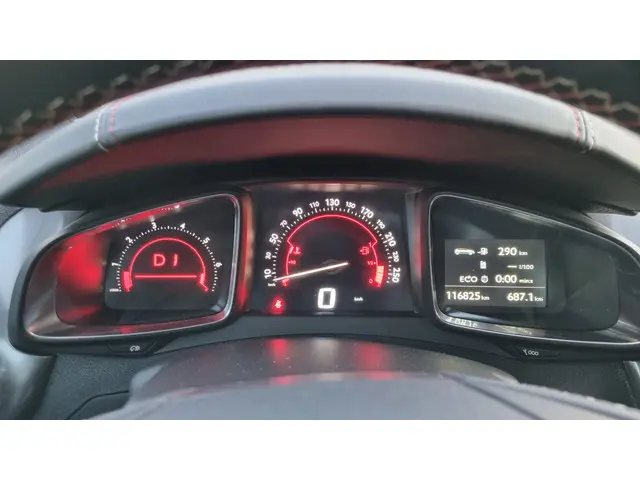 DS DS 5 1.6 THP Performance Line 2018 Benzine 6