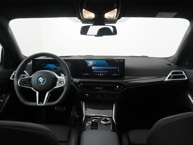 BMW 3 Serie 330e Sedan 2025 Hybride Benzine 5