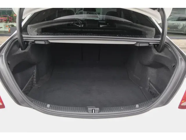Mercedes-Benz C-Klasse C200 AMG 184pk 2017 Benzine 32