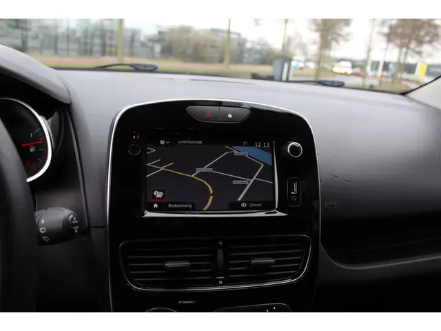 Renault Clio Estate 0.9 TCe Limited 2020 Benzine 14