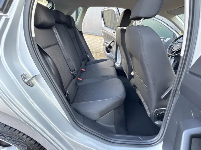 Volkswagen Polo 1.0 TSI Comfortline 2020 Benzine 16