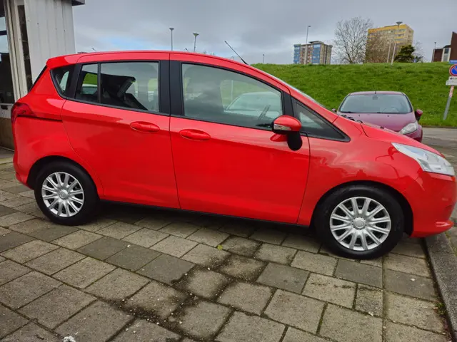 Ford B-MAX 1.6 TI-VCT Style Automaat/Pano 2017 Benzine 4