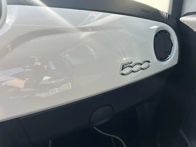 Fiat 500 1.0 Hybrid Launch Edition 2023 Benzine 16