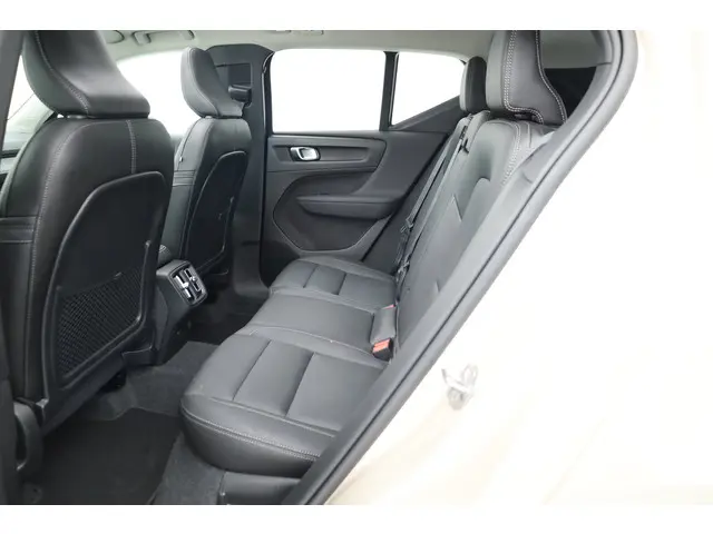 Volvo XC40 2.0 B4 Ultra Dark 2024 Hybride Benzine 20