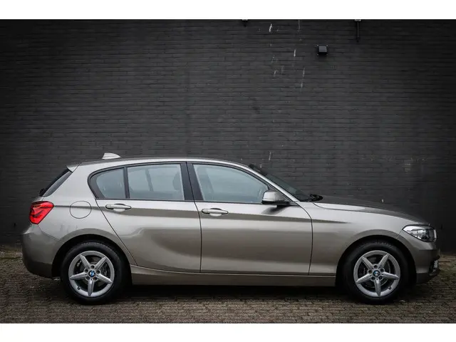 BMW 1 Serie 116i 2017 Benzine 2