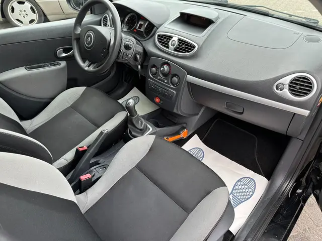 Renault Clio 1.2 Authentique 2012 Benzine 15