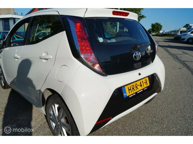 Toyota Aygo 1.0 VVT-i x-play 2016 Benzine 5