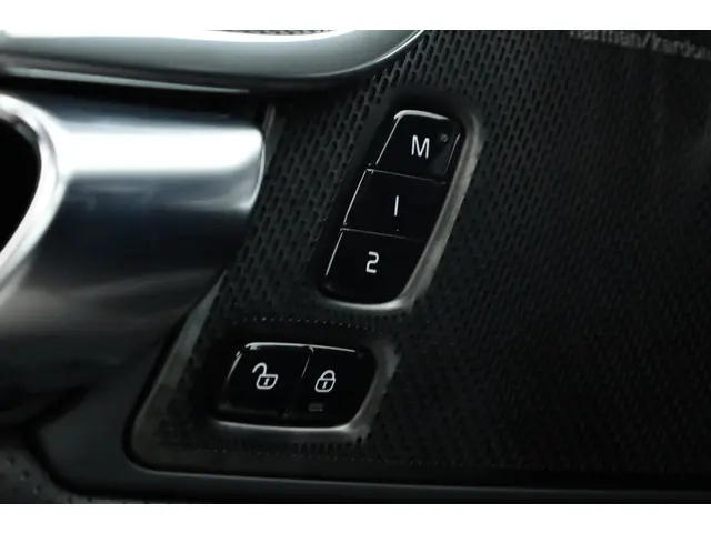 Volvo S90 T8 Recharge Plus Dark 2024 Hybride Benzine 8