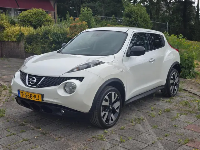 Nissan Juke 1.6 Connect Edition 2014 Benzine