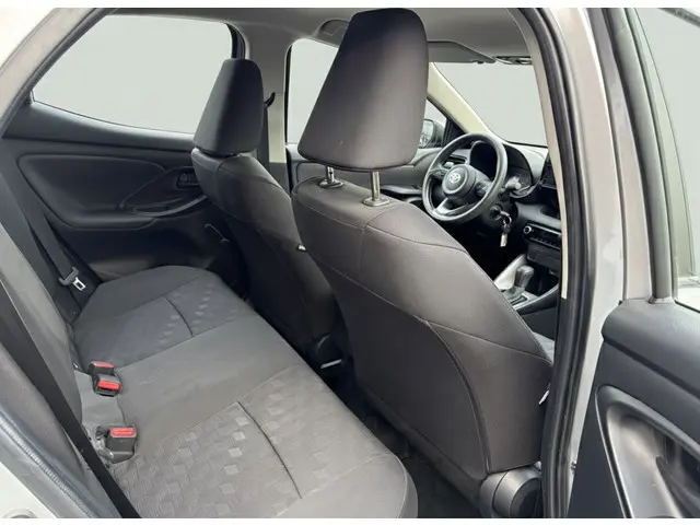 Toyota Yaris 1.5 Hybrid Comfort 2024 Hybride Benzine 12