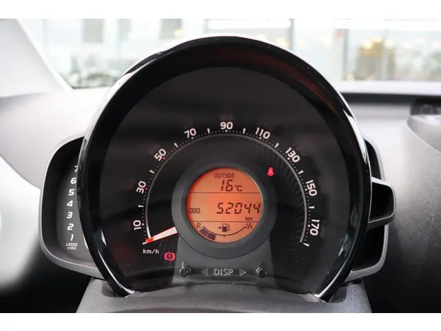 Toyota Aygo 1.0 VVT-i x-play Apple carplay, 2020 Benzine 15