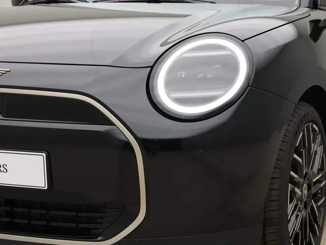 MINI 3-Deurs Cooper E 2024 Elektrisch 19