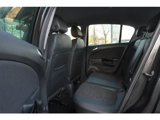 Opel Corsa 1.2-16V BlitZ 2014 Benzine 5