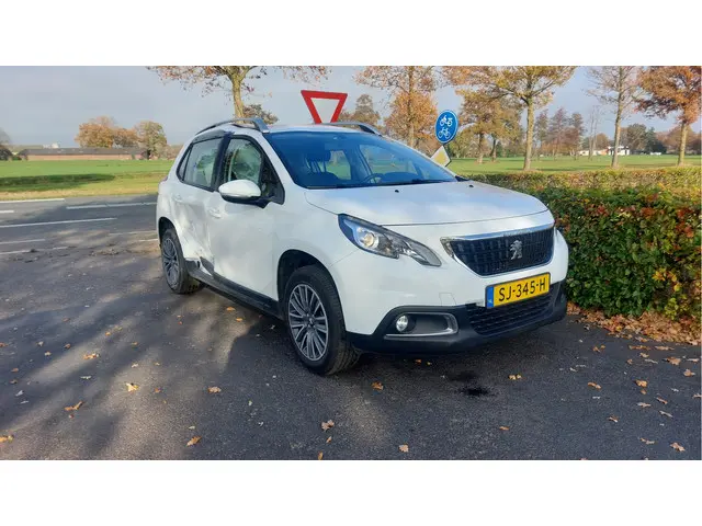 Peugeot 2008 1.2 PureTech Blue Lion 2018 Benzine 4