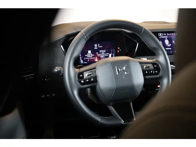 DS DS 4 e-Tense 225 'Etoile' 2024 Hybride Benzine 43