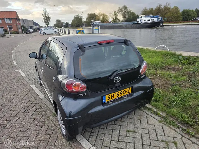 Toyota Aygo 1.0 -12V ComfortLine 2021 Benzine 19