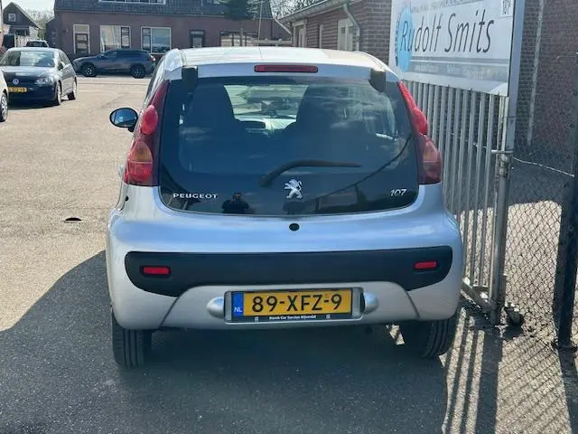 Peugeot 107 1.0 Active 2012 Benzine 4