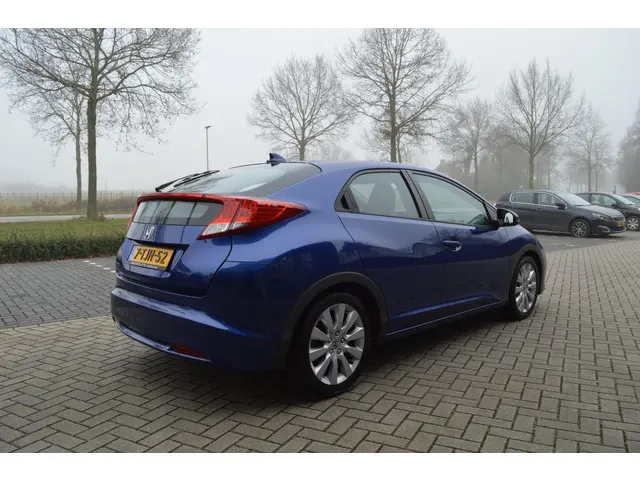 Honda Civic 1.8 Sport 2015 Benzine 6