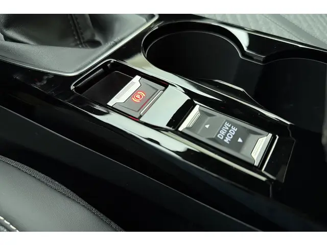 Peugeot 2008 1.2 PureTech 100 Allure 2024 Benzine 22