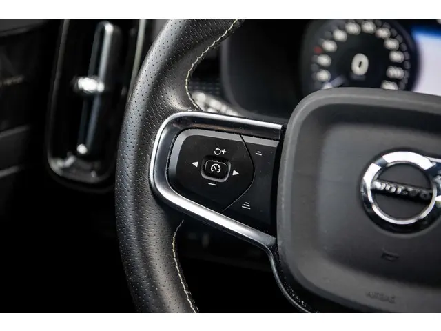 Volvo XC40 1.5 T3 R-Design 2021 Benzine 25