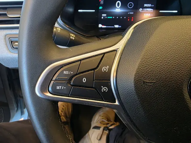 Renault Clio 1.0 TCe 90 GPF evolution 2024 Benzine 18