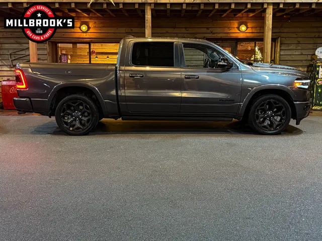 Dodge Ram 1500 5.7 V8 4x4 Crew Cab Limited 2023 LPG/Gas 9