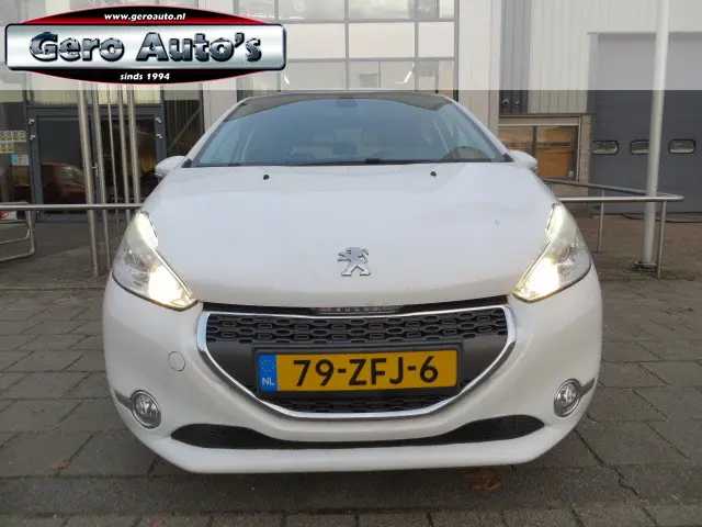 Peugeot 208 1.2 VTi Allure panorama dak 2012 Benzine 15