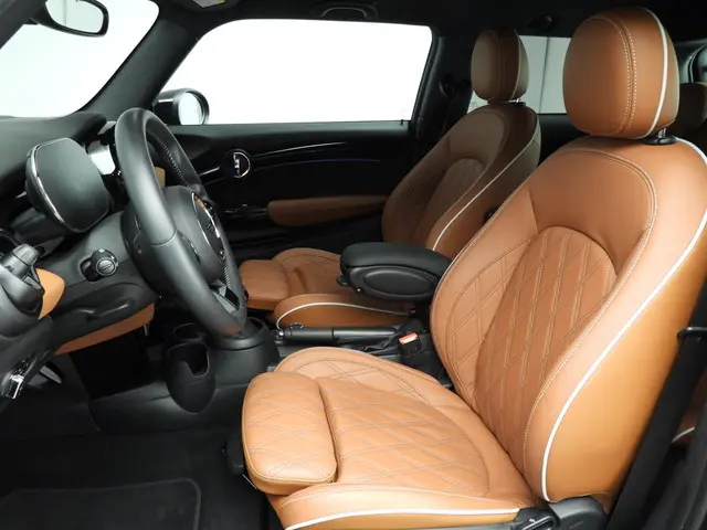 MINI 3-Deurs Cooper 2022 Benzine 7