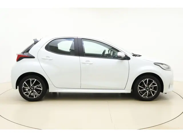 Toyota Yaris 1.5 VVT-i 125pk Dynamic 2022 Benzine 9