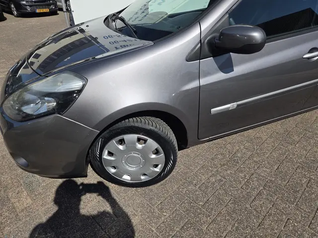 Renault Clio 1.2 Authentique 2012 Benzine 29
