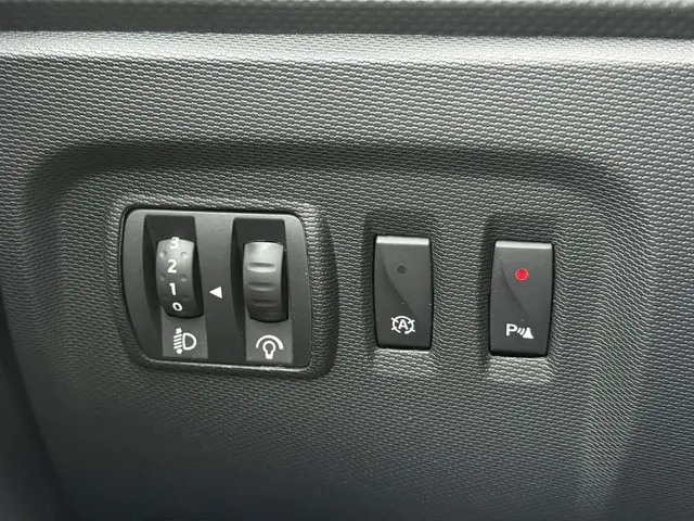 Renault Captur 0.9 TCe Expression 2015 Benzine 25