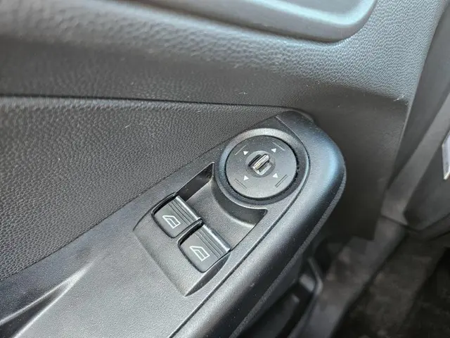 Ford Fiesta 1.0 80pk *NAP*Airco* Rijklaar 2013 Benzine 12