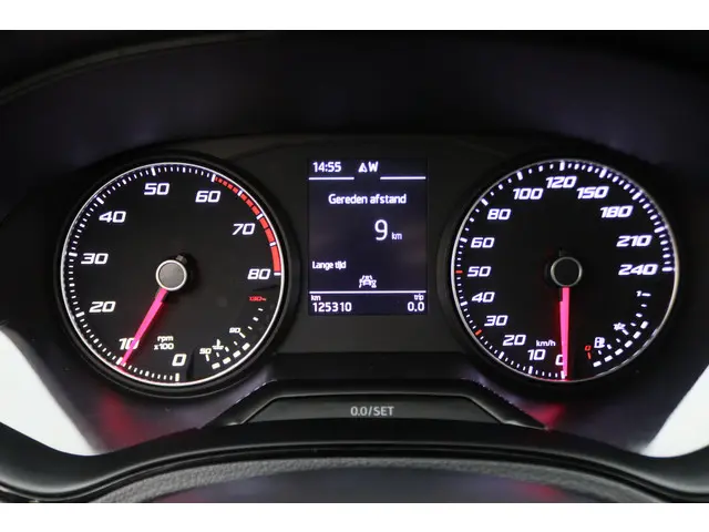 SEAT Arona 1.0 TSI Style Business Intense 2019 Benzine 4