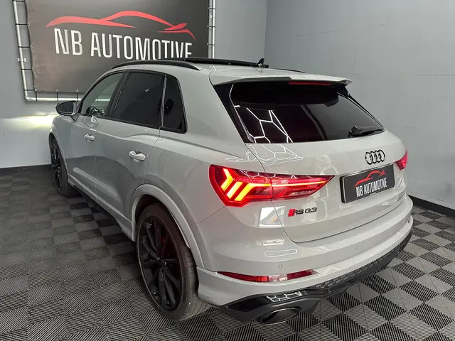Audi RSQ3 3