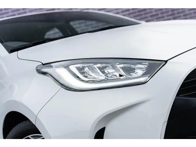 Toyota Yaris 1.5 Hybrid Dynamic 2022 Hybride Benzine 7