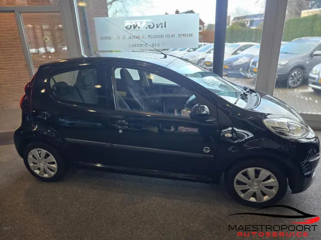 Peugeot 107 1.0 Envy 2013 Benzine 4