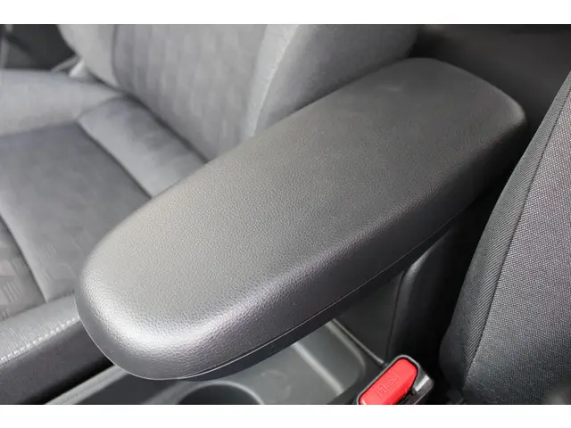 Toyota Yaris 1.5 Hybrid 2025 Hybride Benzine 28